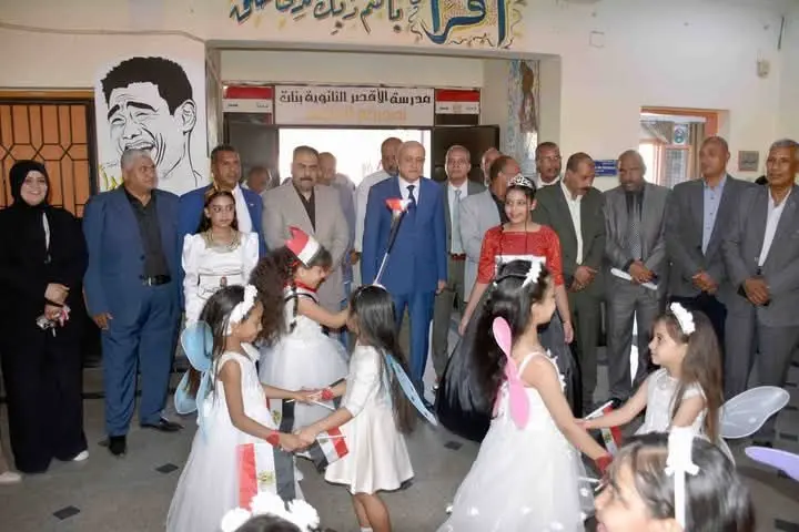 14 مدرسة تشارك في المعرض الثالث للتعليم الفني بالأقصر