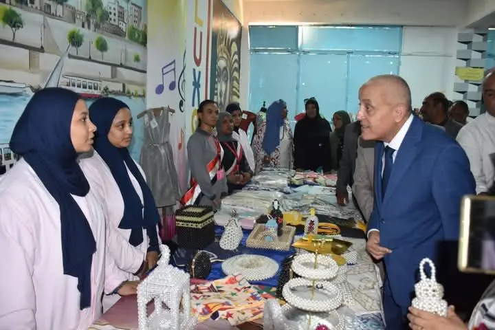 14 مدرسة تشارك في المعرض الثالث للتعليم الفني بالأقصر