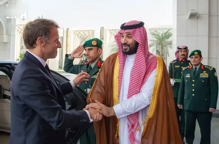 ولي العهد السعودي يتسلم رسالة من الرئيس السيسي للملك سلمان