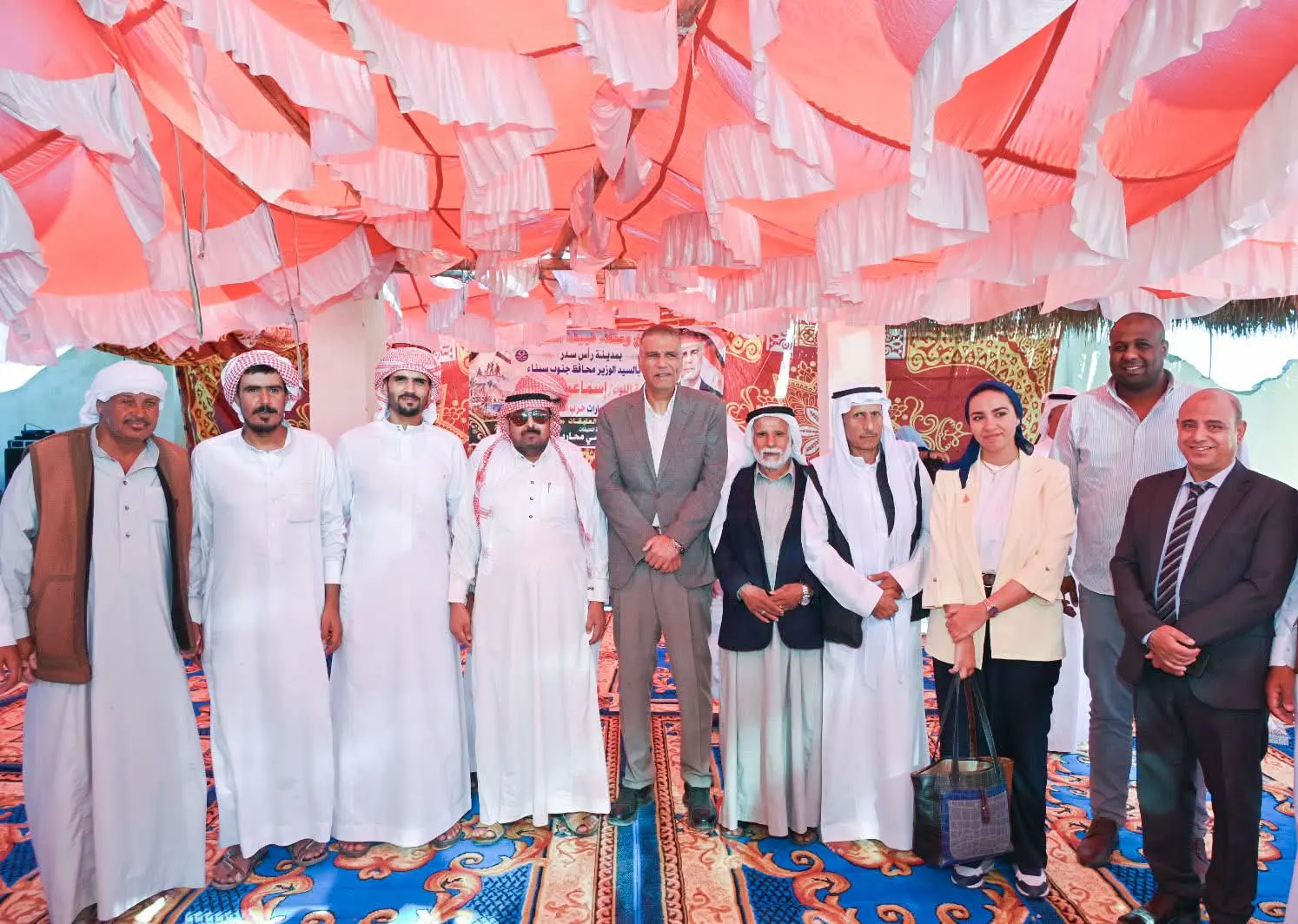 في ذكرى أكتوبر.. محافظ جنوب سيناء يبحث مطالب مشايخ قبائل رأس سدر