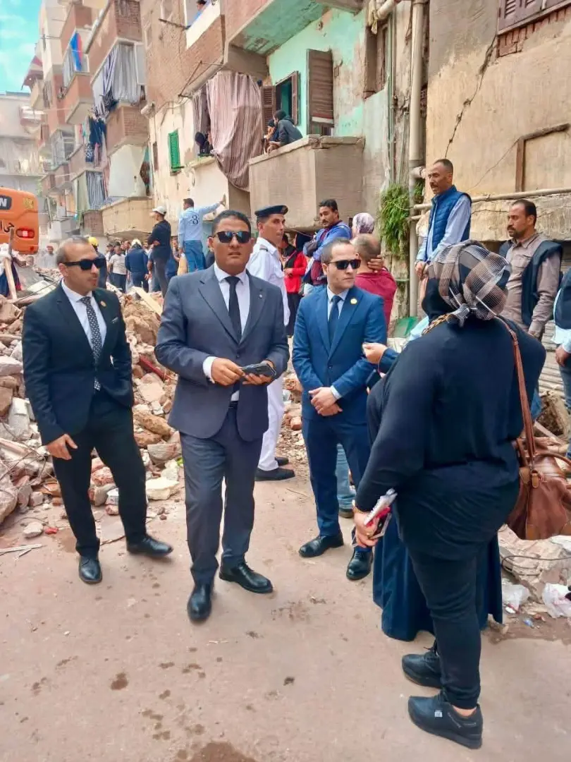 النيابة الإدارية تعاين عقار الإسكندرية المنهار وتأمر بتقرير فني عاجل