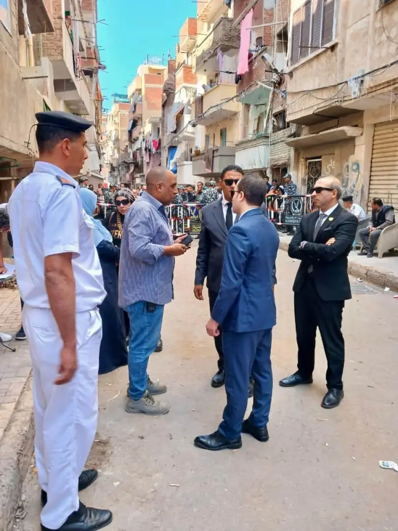 النيابة الإدارية تعاين عقار الإسكندرية المنهار وتأمر بتقرير فني عاجل