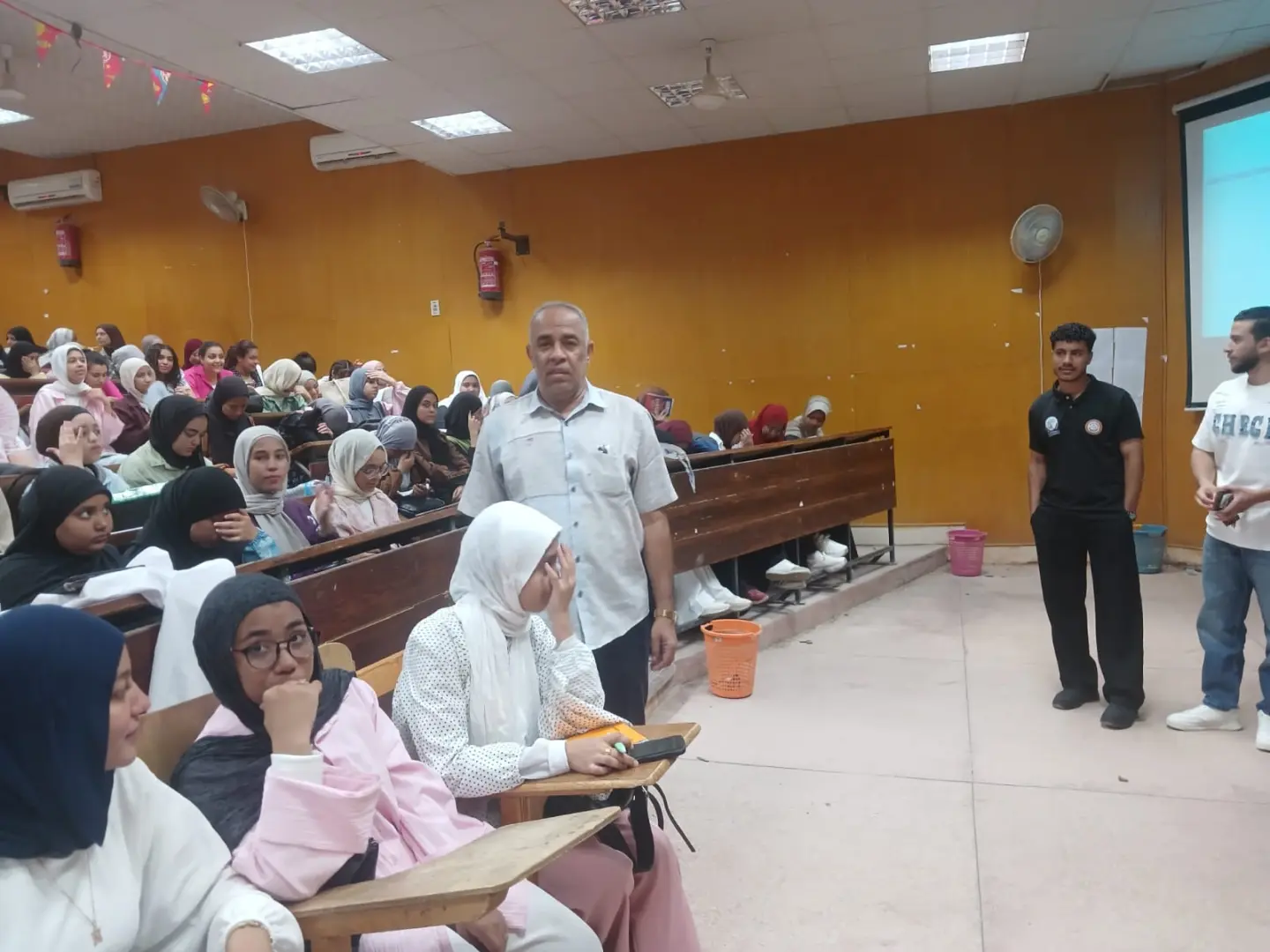 طب بيطري قنا تنظم يومًا تعريفيًا لاستقبال طلاب الفرقة الأولى