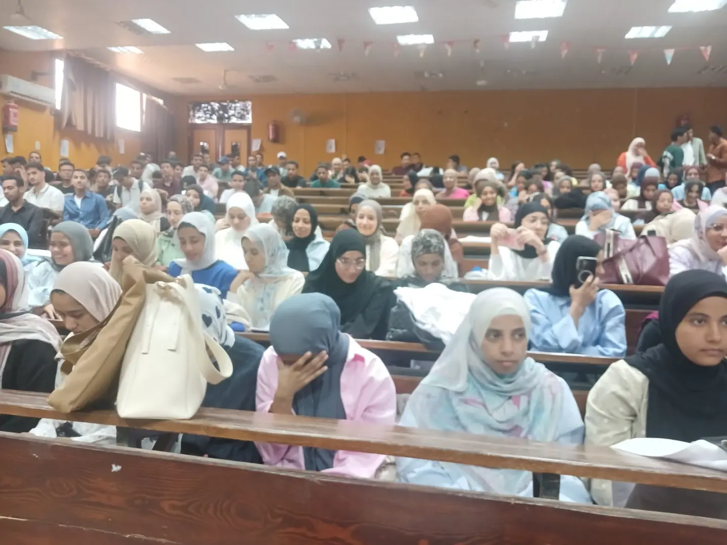 طب بيطري قنا تنظم يومًا تعريفيًا لاستقبال طلاب الفرقة الأولى