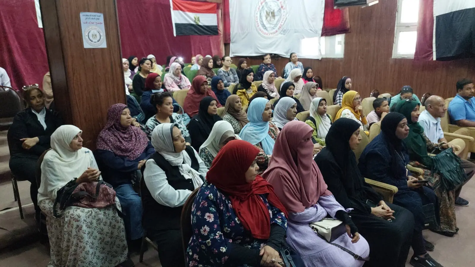 مجمع إعلام قنا يناقش دور المشروعات القومية في مواجهة الشائعات