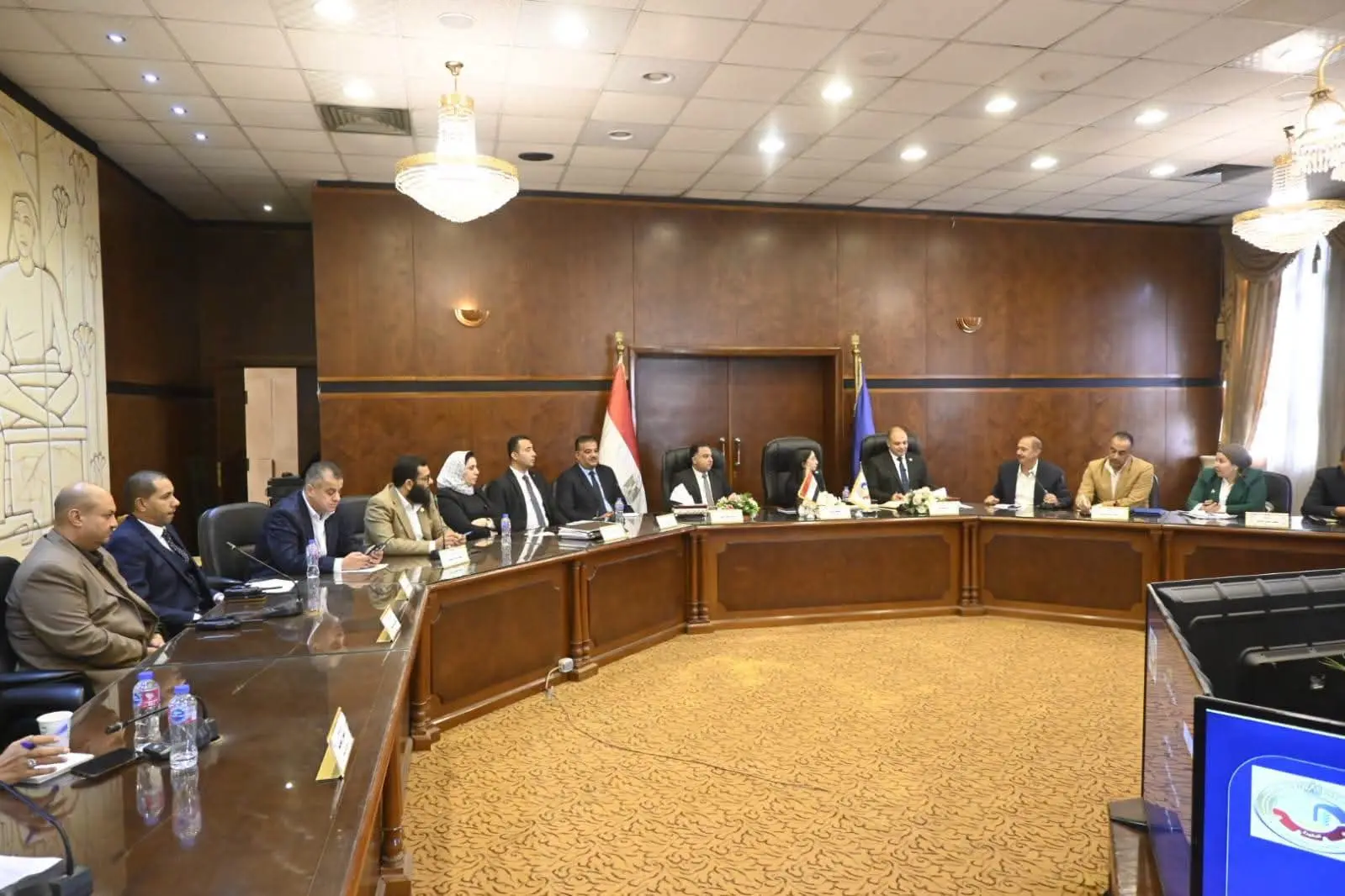 محافظ البحيرة تبحث مطالب المواطنين مع أعضاء مجلسي النواب والشيوخ