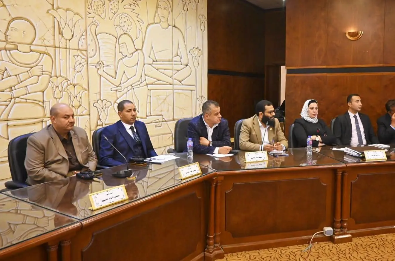محافظ البحيرة تبحث مطالب المواطنين مع أعضاء مجلسي النواب والشيوخ