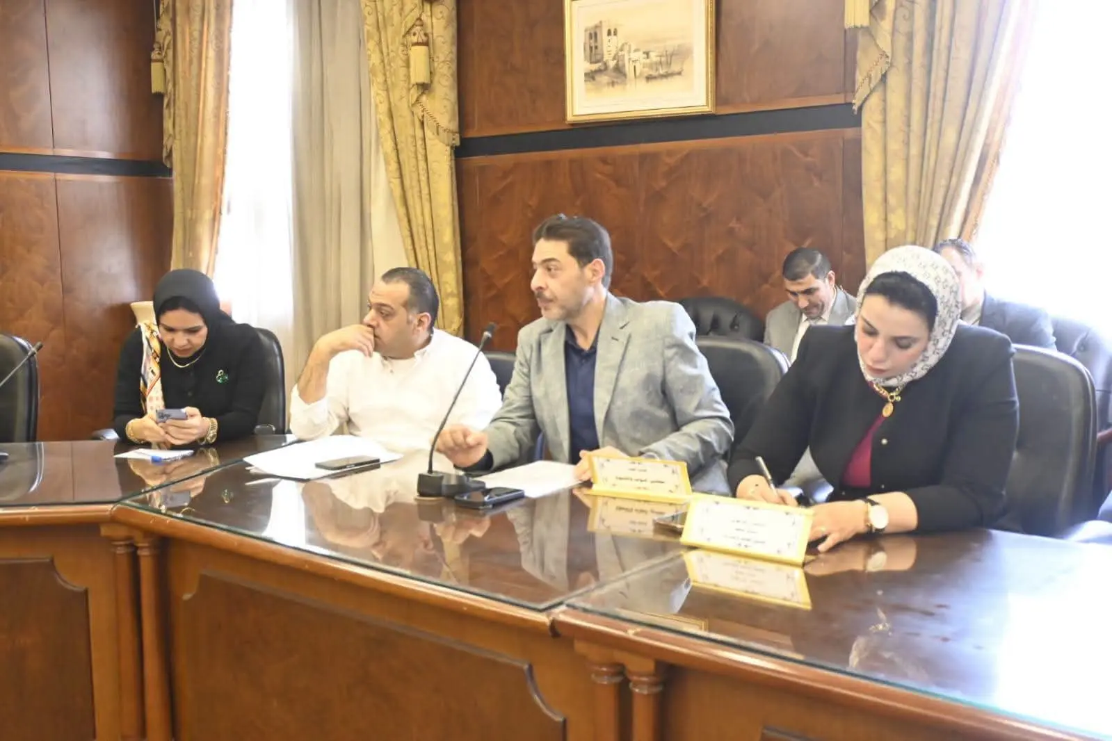 محافظ البحيرة تبحث مطالب المواطنين مع أعضاء مجلسي النواب والشيوخ