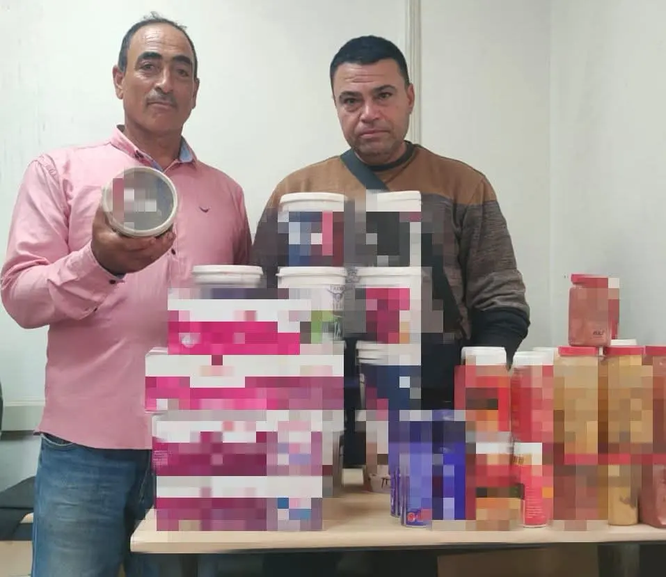 ضبط 27 طن فول و600 عبوة تمر مجهولة المصدر بالبحيرة