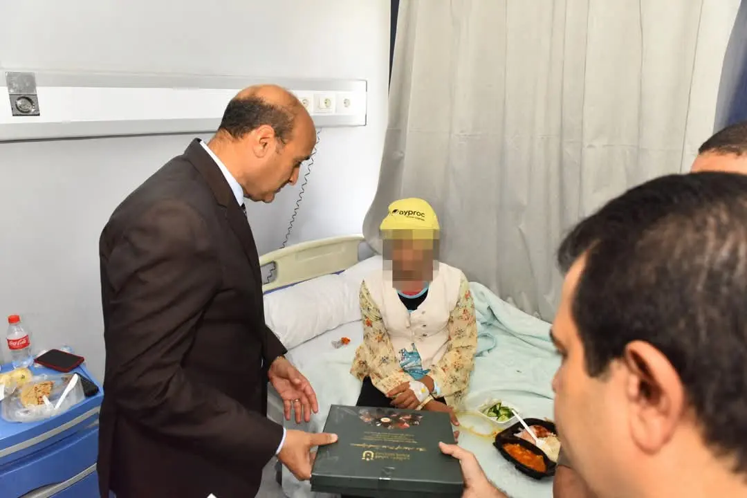 محافظ أسيوط يزور مصابي حادث لاعبي المشروع القومي للموهبة بمستشفى الشرطة