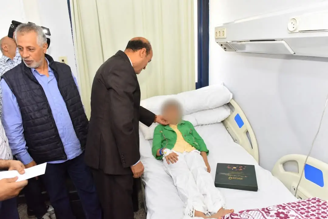 محافظ أسيوط يزور مصابي حادث لاعبي المشروع القومي للموهبة بمستشفى الشرطة