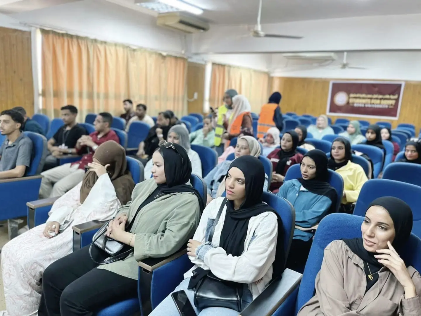 «أنت أقوى من المخدرات».. صندوق مكافحة الإدمان ينظم ندوة توعوية بكلية الحقوق بقنا