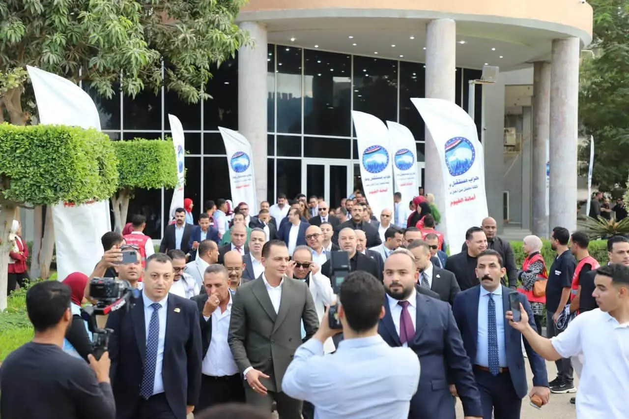 «مستقبل وطن» يصل الفيوم بـ3 مبادرات خدمية.. قافلة طبية مجانية وسداد مصروفات دراسية وتطوير 9 غرف عمليات