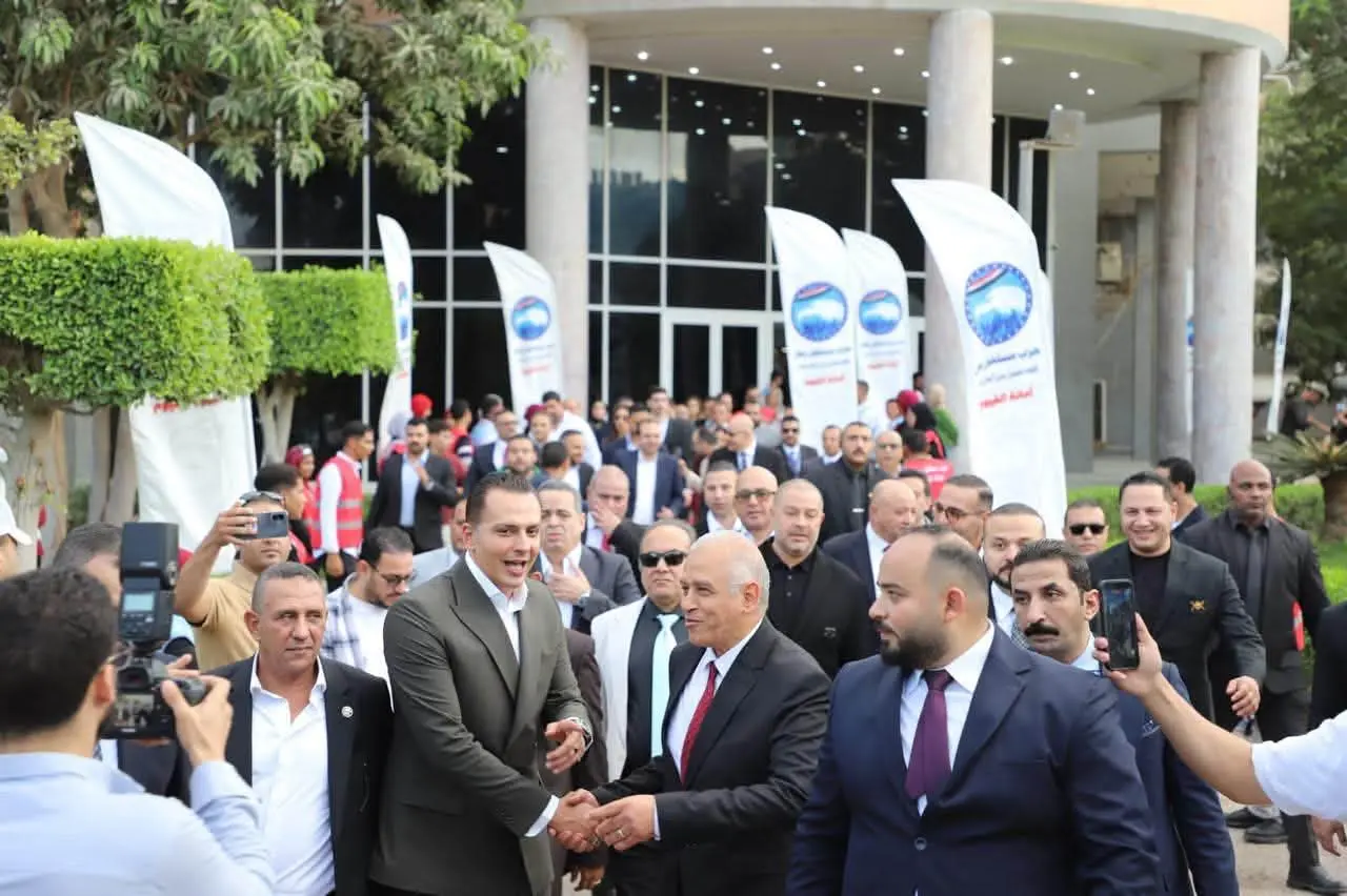 «مستقبل وطن» يصل الفيوم بـ3 مبادرات خدمية.. قافلة طبية مجانية وسداد مصروفات دراسية وتطوير 9 غرف عمليات - 1000999061