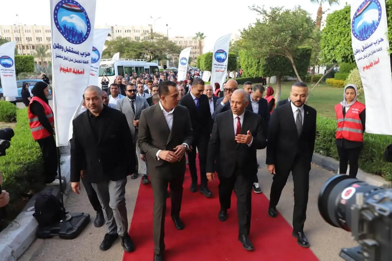 «مستقبل وطن» يصل الفيوم بـ3 مبادرات خدمية.. قافلة طبية مجانية وسداد مصروفات دراسية وتطوير 9 غرف عمليات - 1000999065