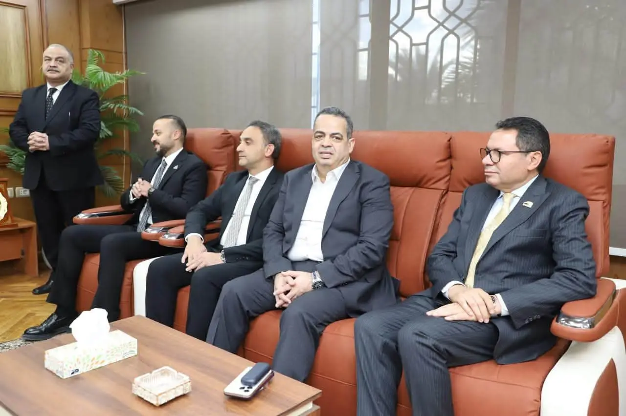 «مستقبل وطن» يصل الفيوم بـ3 مبادرات خدمية.. قافلة طبية مجانية وسداد مصروفات دراسية وتطوير 9 غرف عمليات - 1000999069