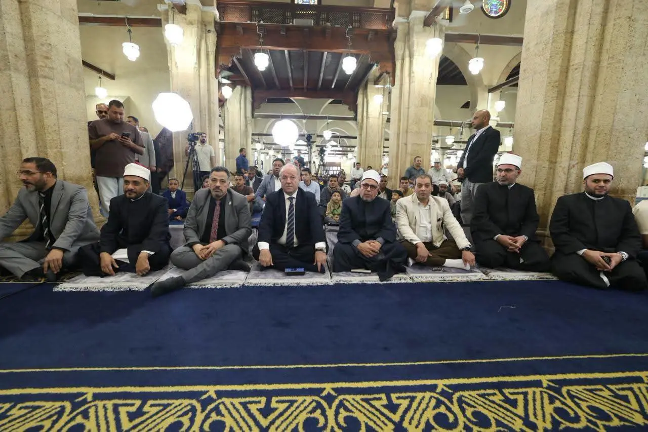 أيمن عبد الغني يكرّم أوائل مسابقة «القارئ الفقيه» بجوائز تصل إلى 150 ألف جنيه