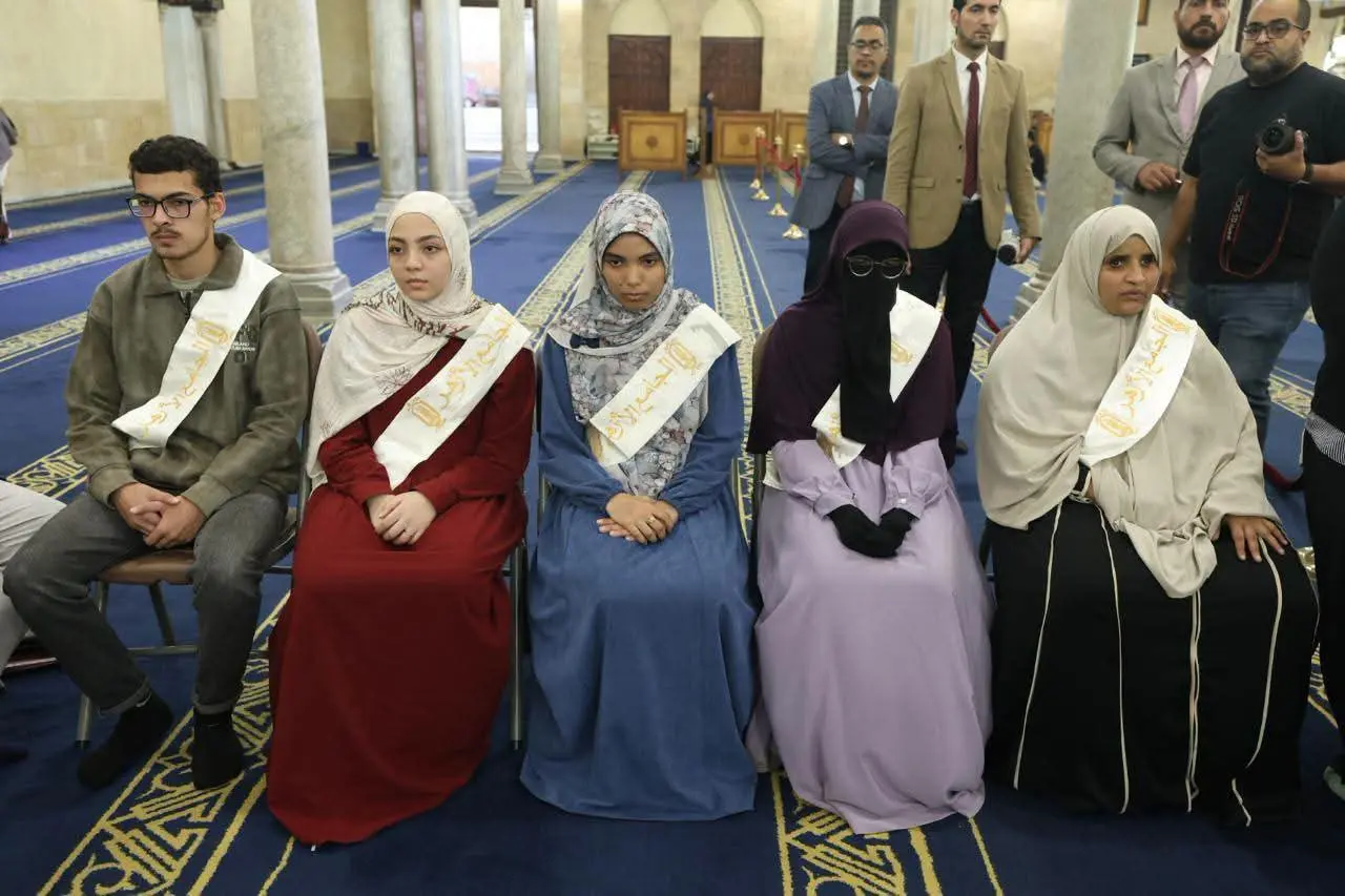 أيمن عبد الغني يكرّم أوائل مسابقة «القارئ الفقيه» بجوائز تصل إلى 150 ألف جنيه