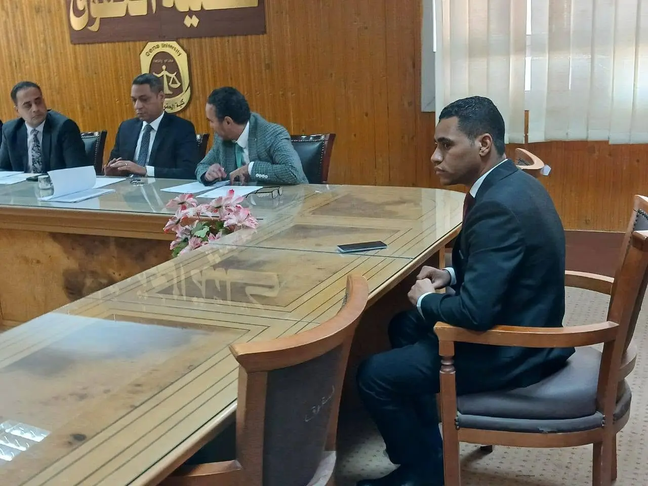 كلية الحقوق بجامعة قنا تناقش موضوعات رسائل الدكتوراه خلال سيمنار علمي