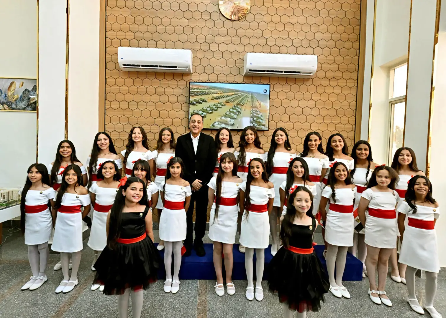مدبولي يفتتح مدرسة النيل الدولية بالسويس.. 56 فصلًا ومسار تعليمي متكامل حتى الثانوية