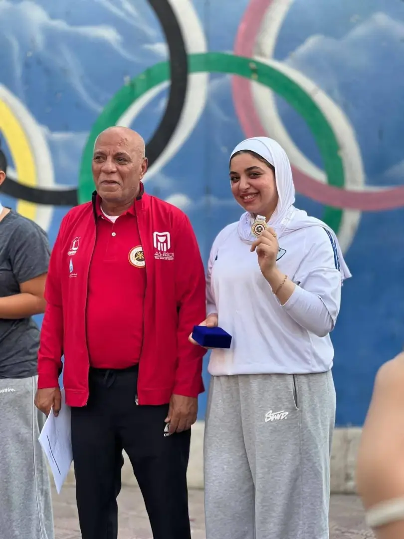 طالبة بجامعة الإسماعيلية الأهلية تحصد المركز الثاني في كأس الجمهورية للرماية