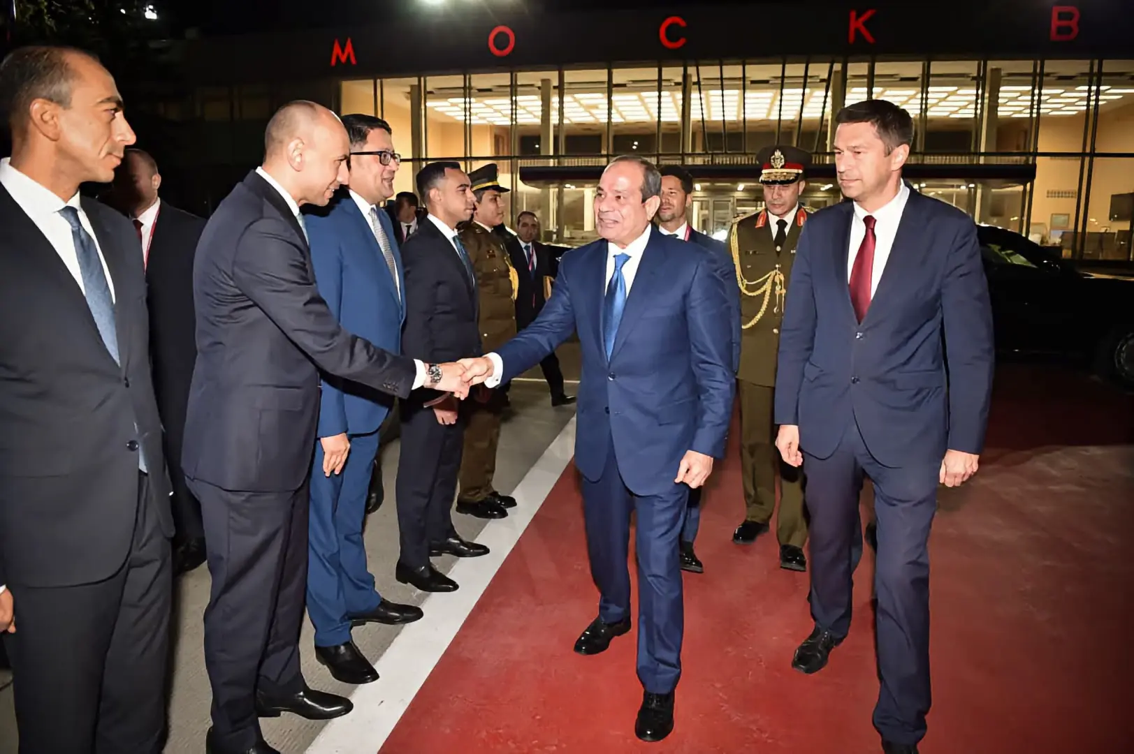 السيسي يغادر موسكو متوجهًا إلى المجر بعد مشاركته في القمة الروسية الإفريقية الثالثة