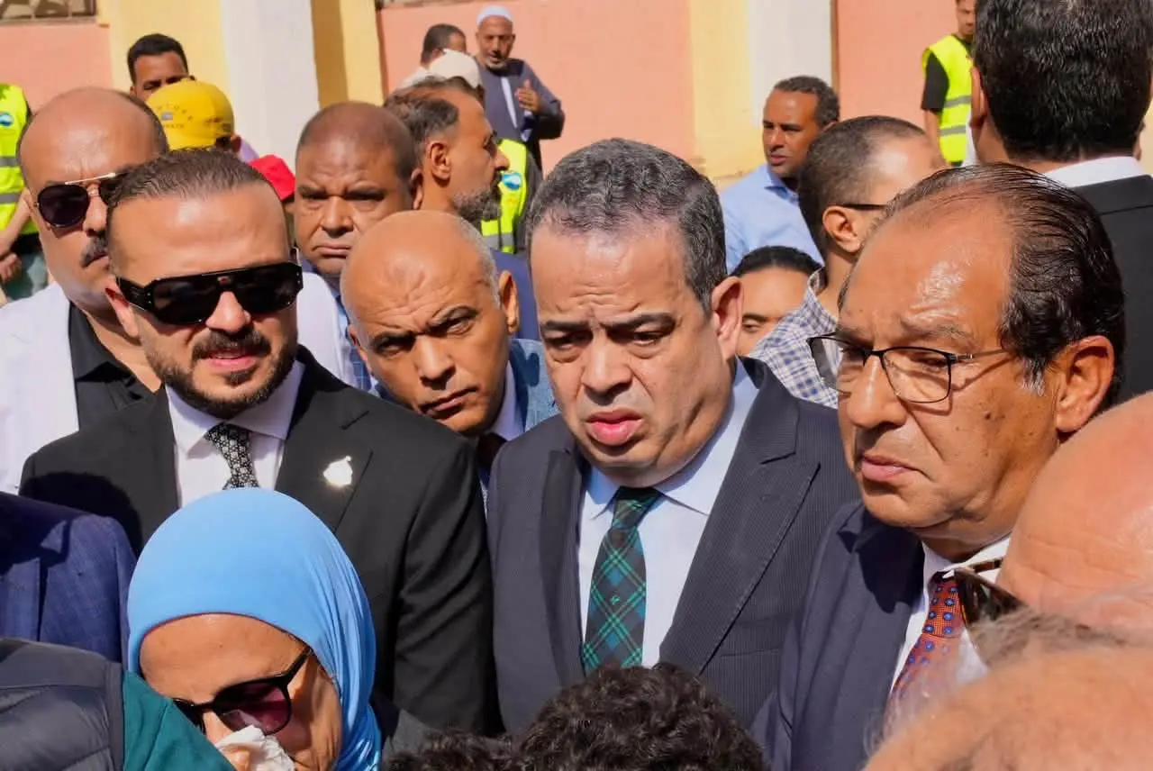 تفاصيل الجولة العاشرة لحزب مستقبل وطن.. قوافل طبية وتطوير مدرسة ومسرح بالقاهرة - 1001008266