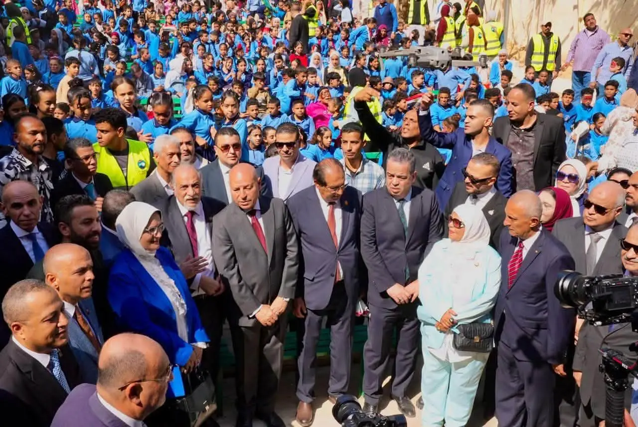 تفاصيل الجولة العاشرة لحزب مستقبل وطن.. قوافل طبية وتطوير مدرسة ومسرح بالقاهرة - 1001008271