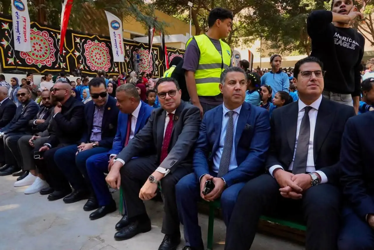 تفاصيل الجولة العاشرة لحزب مستقبل وطن.. قوافل طبية وتطوير مدرسة ومسرح بالقاهرة - 1001008277
