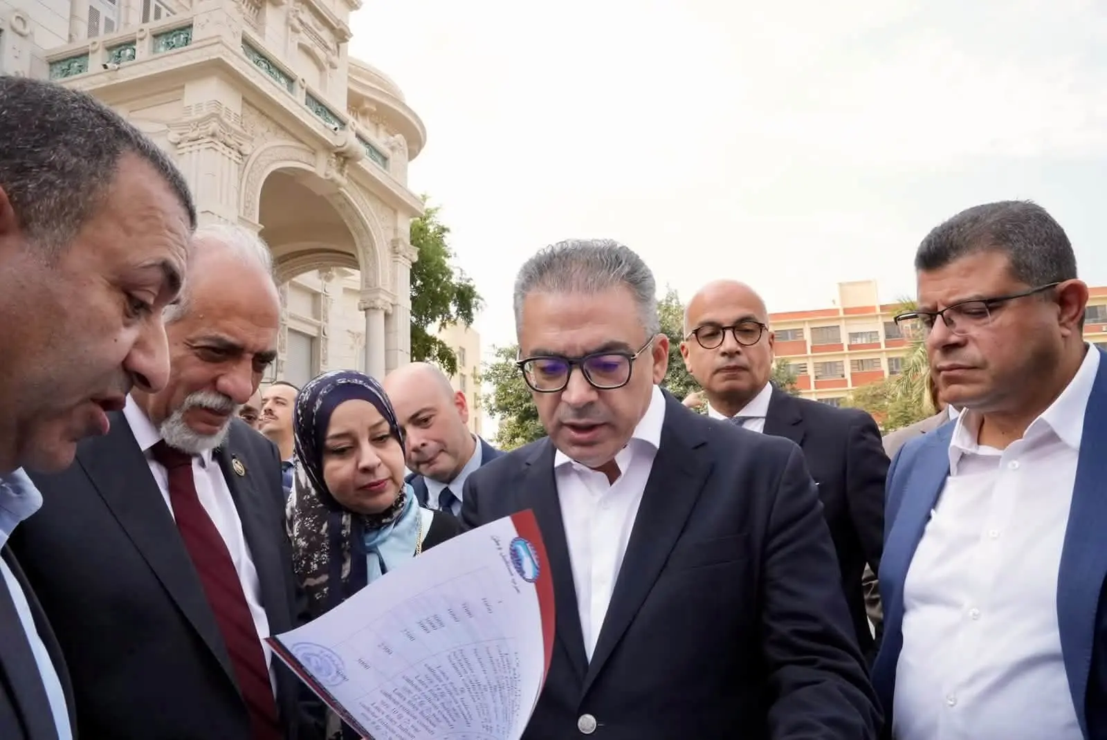تفاصيل الجولة العاشرة لحزب مستقبل وطن.. قوافل طبية وتطوير مدرسة ومسرح بالقاهرة - 1001008292