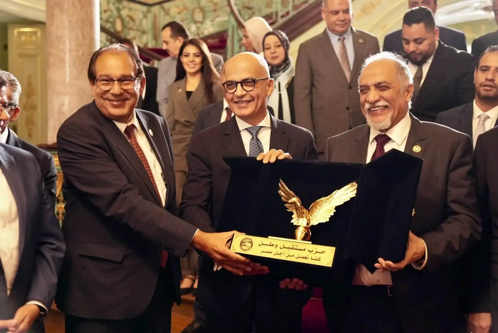 تفاصيل الجولة العاشرة لحزب مستقبل وطن.. قوافل طبية وتطوير مدرسة ومسرح بالقاهرة - 1001008301
