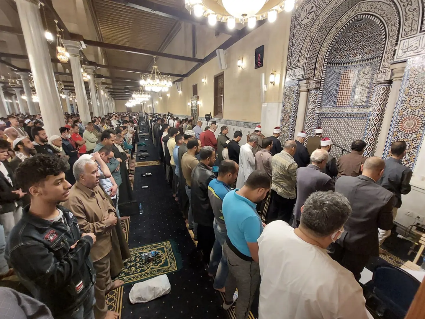 بث مباشر صلاة التراويح من مسجد الحسين.. وحكم ركعاتها وفضل قيام الليل في رمضان