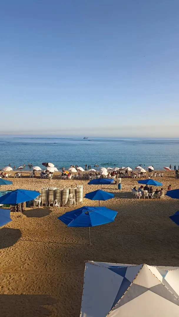 من "شمسية وكرسى" إلى منتجعات عالمية.. كيف تغيرت المصايف المصرية بين الأمس واليوم؟ - 151963 1