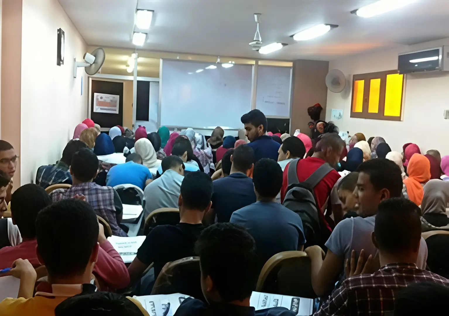 الدروس الخصوصية تطرق الأبواب مبكرًا.. والأسر تدفع الثمن - 159612
