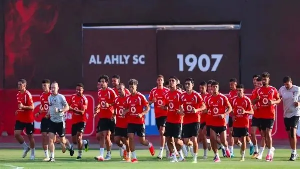 إصابة نجم الأهلي تربك حسابات الحسين عموتة