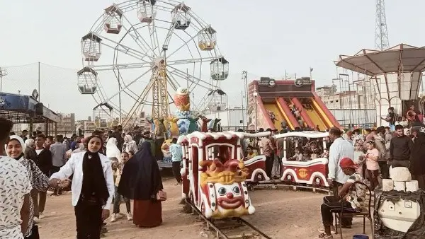 إقبال كثيف على المتنزهات في البحيرة للاحتفال بعيد الأضحى