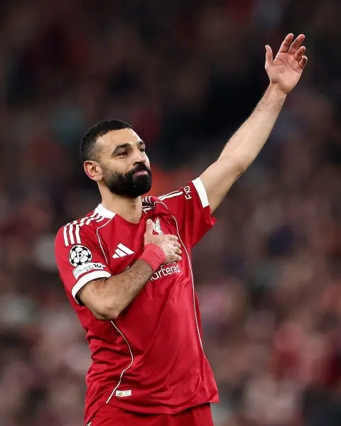 محمد صلاح يتوج برجل المباراة ويقود مصر لحلم دور الـ16 التاريخي