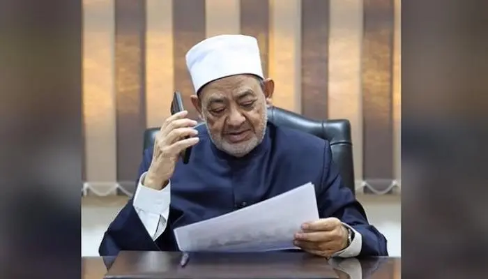 بنسبة 98%..شيخ الأزهر يهاتف الأول على الثانوية الأزهرية من ذوي الهمم