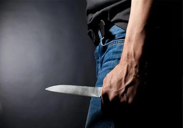 محامٍ ينهي حياة والده بـ16 طعنة أثناء النوم في المطرية