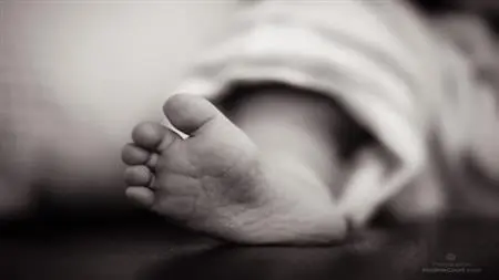 عمره أسبوع.. جدة تنهي حياة حفيدها الرضيع وتخفي جثمانه بأرض زراعية في مطوبس