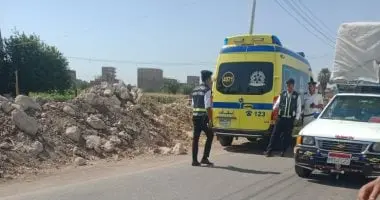 إصابة 11 شخصًا في انقلاب ميكروباص بالطريق الإقليمي
