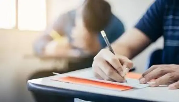 الثانوية العامة.. وزارة التعليم يحسم حقيقة تعديل جدول الامتحانات