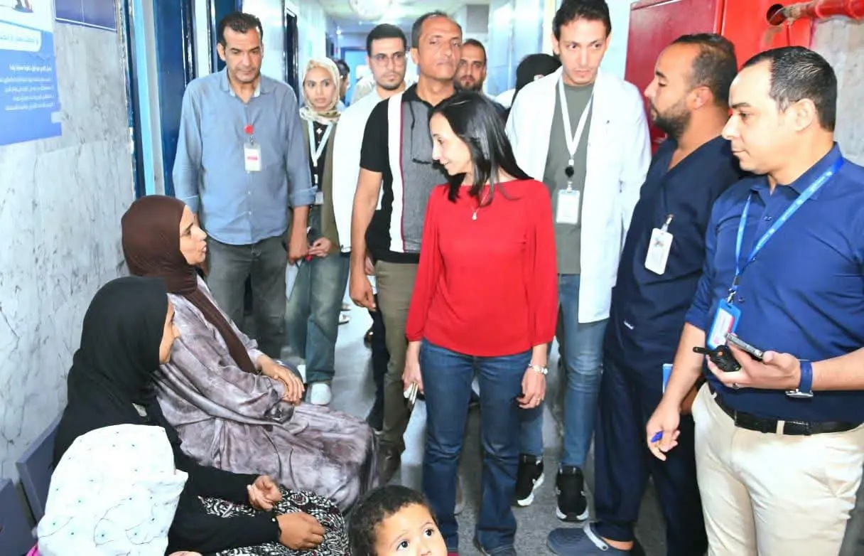 جولة مفاجئة لمحافظ البحيرة داخل مستشفيين لمتابعة مستوى الخدمات الصحية. - 211254