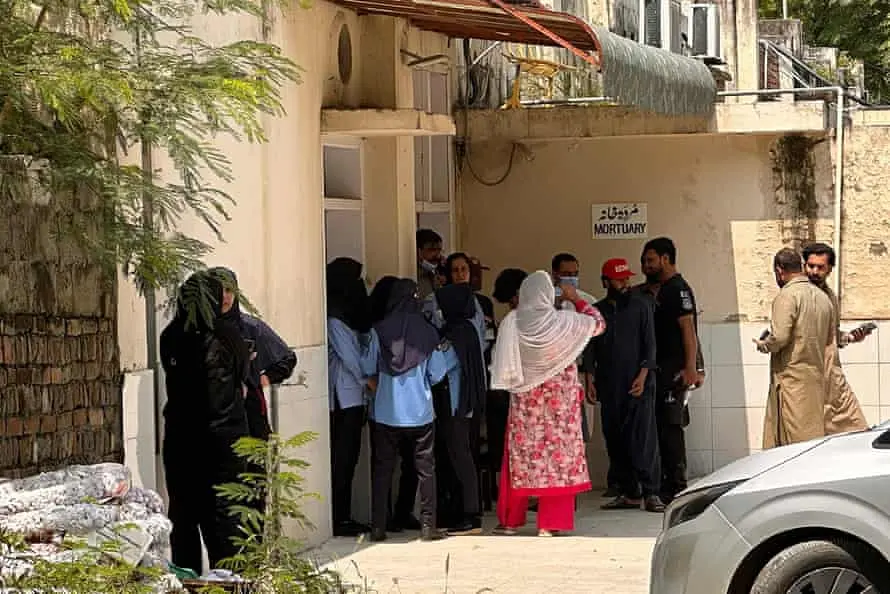 حين عجزت الأبواب الصغيرة عن حماية أصحابها.. 14 رضيعًا ضحايا حريق مستشفى باكستاني - 233603