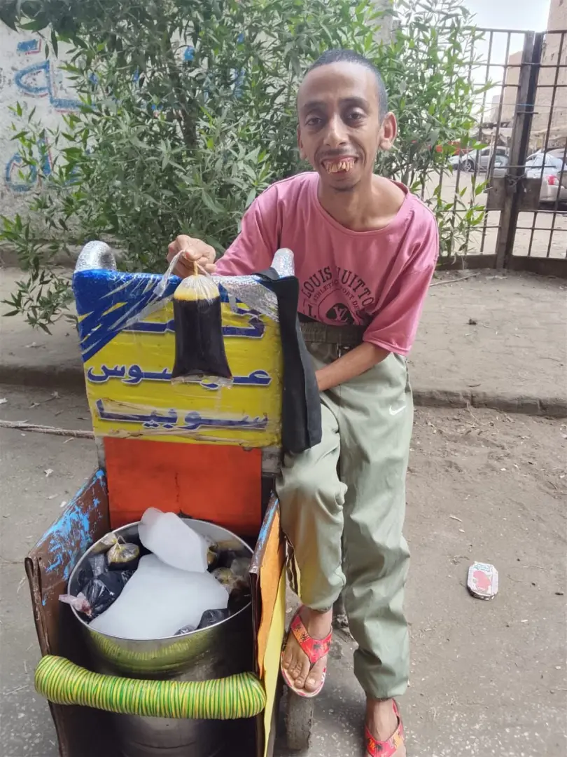 «بلاش تحرجوني».. قصة بائع عرقسوس يواجه التنمر برسالة إنسانية تشعل السوشيال ميديا - 239709