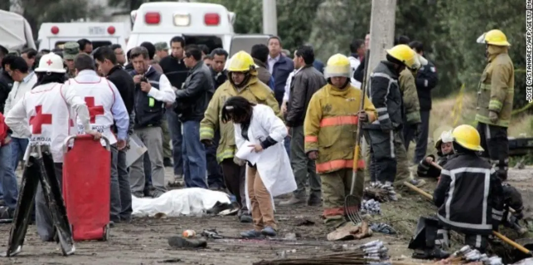 احتفال يتحول إلى مأساة.. انفجار ألعاب نارية يقتل 10 أشخاص ويصيب 64 في المكسيك