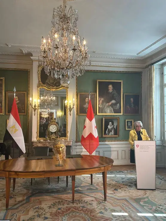 من الفيوم إلى سويسرا.. تفاصيل رحلة استرداد قناع جنائزي مذهب - 254477