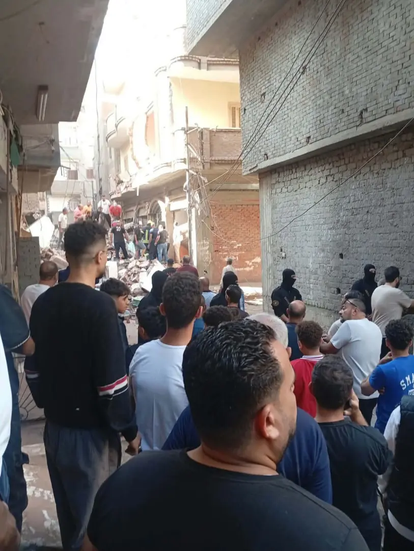 حالتا وفاة والبحث عن مفقودين.. انهيار مفاجئ لمنزل من 3 طوابق بالمحلة الكبرى - 279837