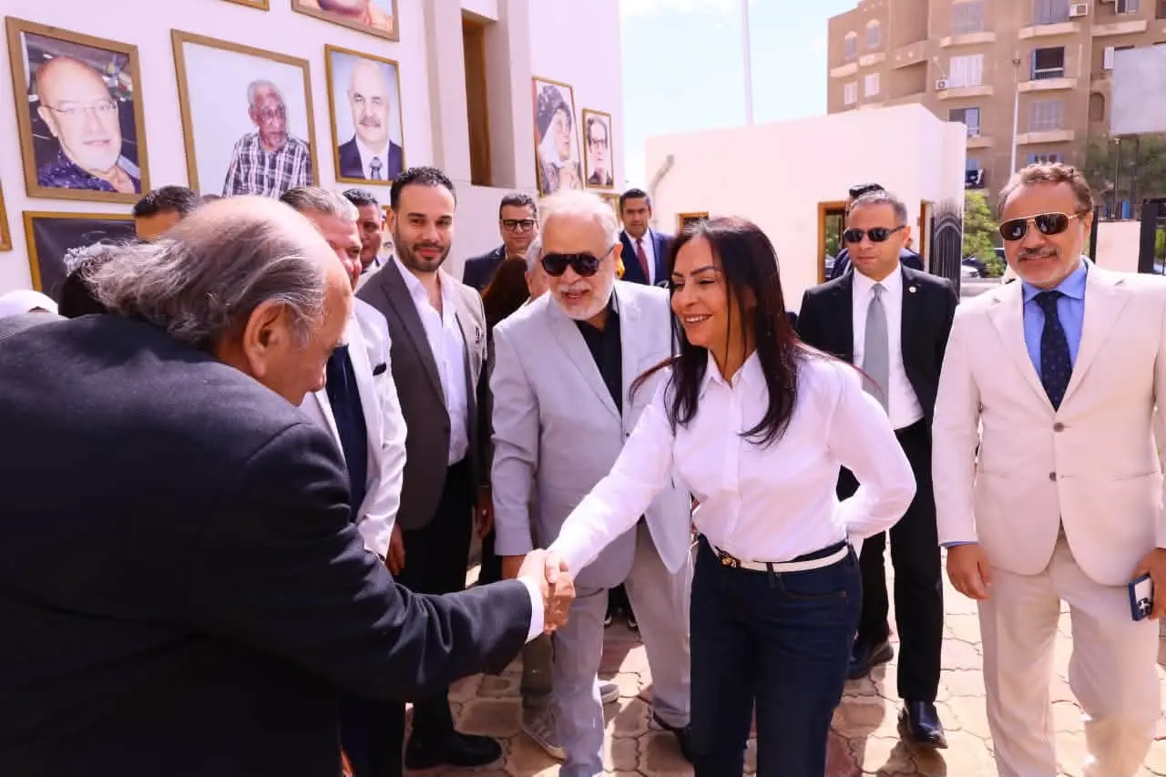 وزيرة التضامن تزور دار كبار الفنانين بأكتوبر.. ورسالة تقدير لرموز الفن المصري - 279978