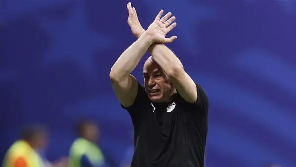 حقيقة إنذارات فيفا ضد حسام حسن وثلاثي المنتخب بسبب لقاء الأرجنتين